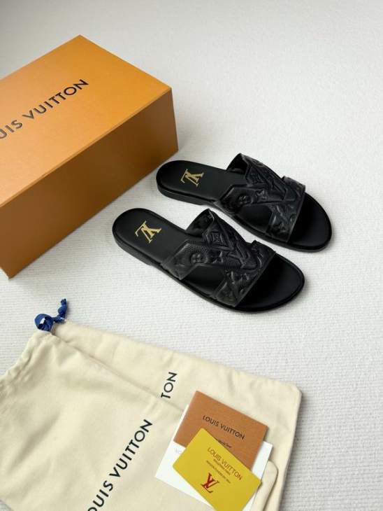 Picture of Louis Vuitton Slippers _SKULVsz38-45hnx06071490